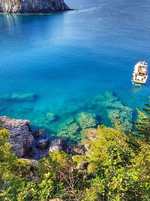 Морская прогулка на яхте Mega Star