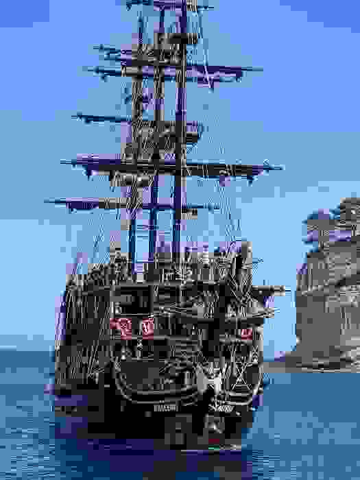 Круиз на пиратском корабле в Анталии