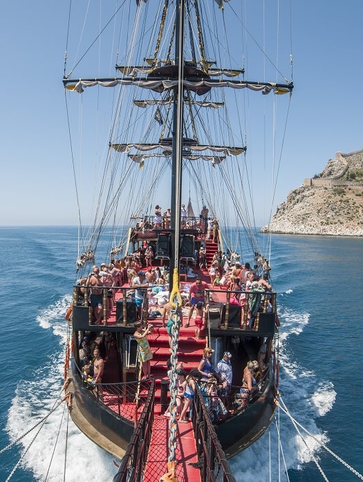 Пиратский корабль Big Kral в Белеке